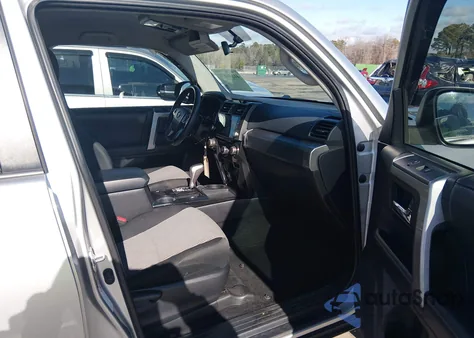 2018 Toyota 4Runner Sr5 z USA, uszkodzony, nr VIN JTEZU5JR1J5185083